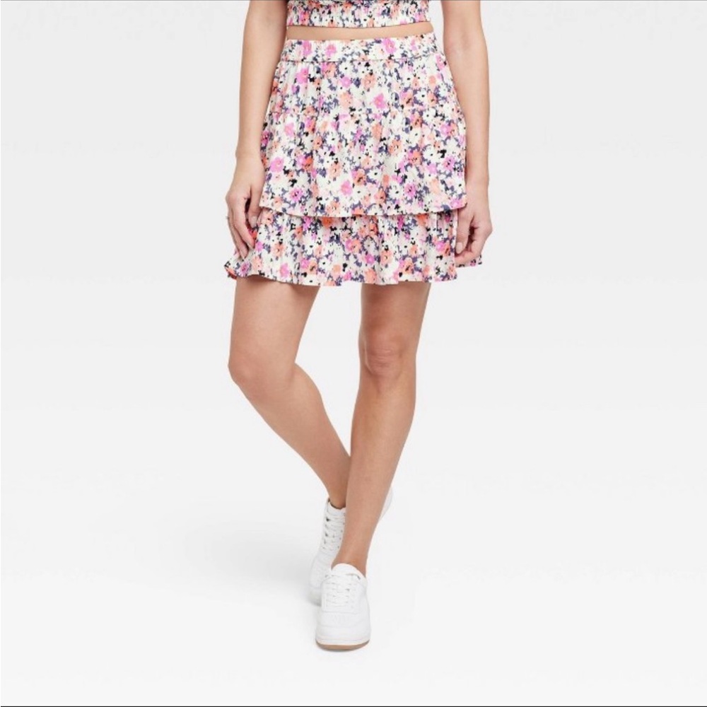 Universal Thread Size Pink & Cream Floral Mini Tiered Ruffle Tiered Skirt L
